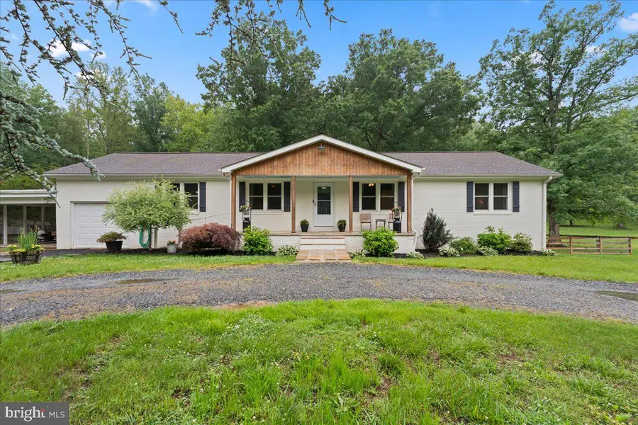 2237 Mountain Rd, Stafford, VA 22556 - #2