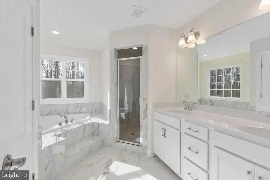 804 Holly Corner Rd, Fredericksburg, VA 22406 - #3