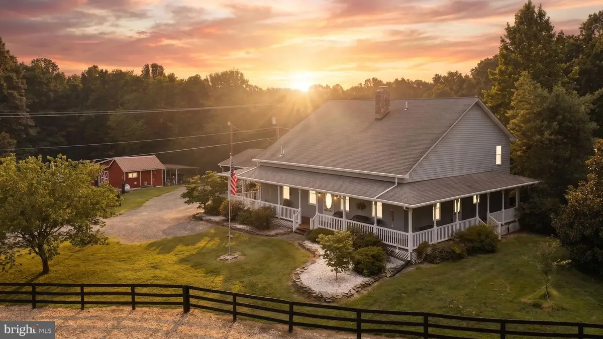 559 Holly Corner Rd, Fredericksburg, VA 22406 - #1