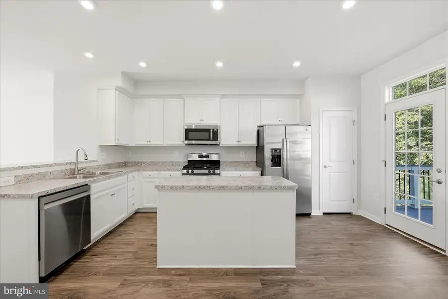 614 Streamview Dr, Fredericksburg, VA 22405 - #2