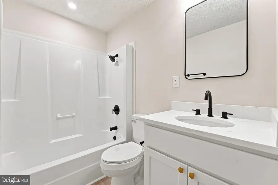 636 Holly Corner Rd, Fredericksburg, VA 22406 - #3