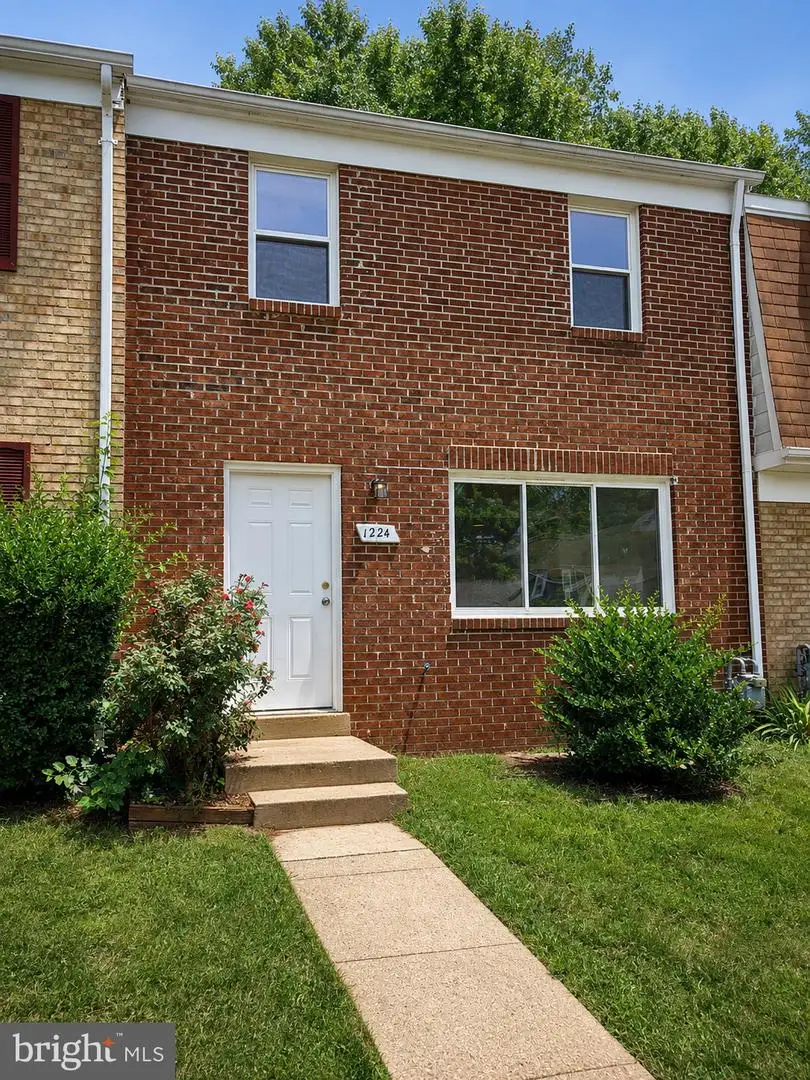 1224 Thomas Jefferson Pl, Fredericksburg, VA 22405 - #1