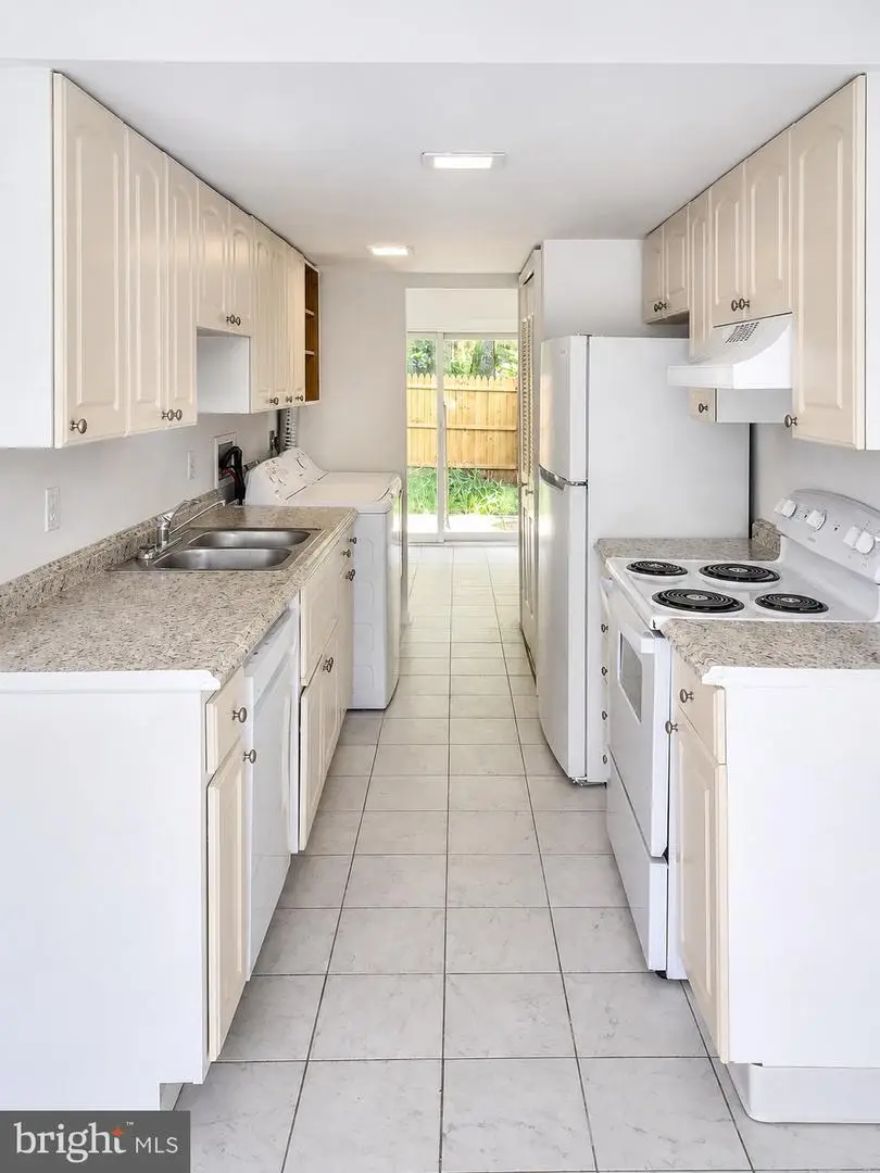 1224 Thomas Jefferson Pl, Fredericksburg, VA 22405 - #2