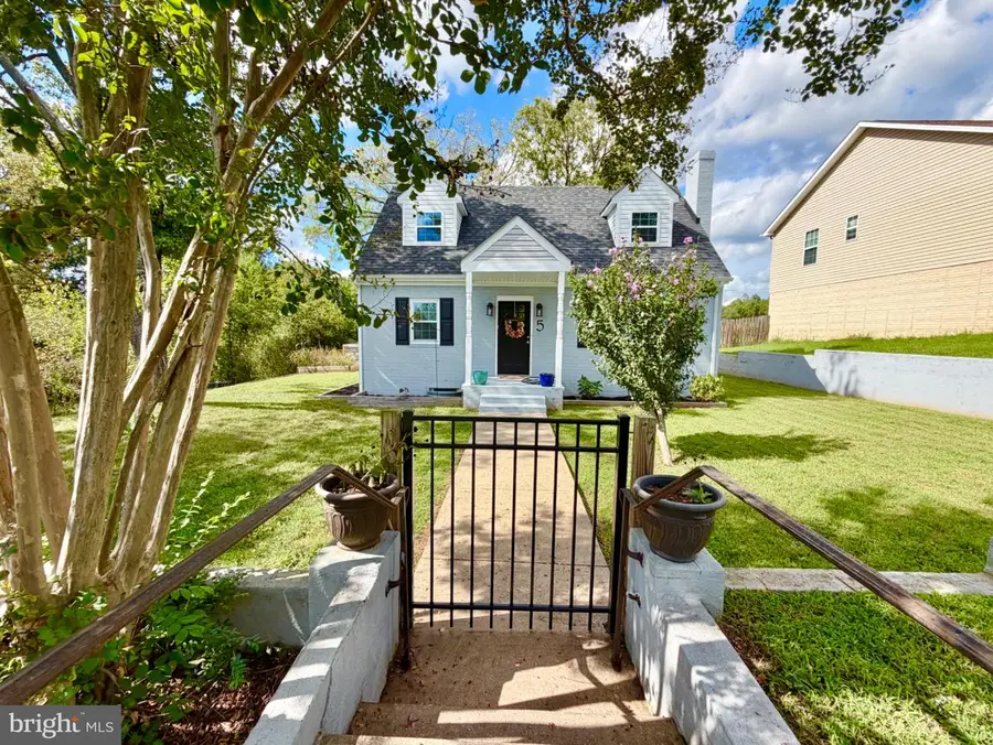 5 Graham St, Fredericksburg, VA 22405 - #3