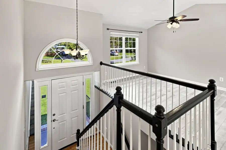 29 Breezy Hill Dr, Stafford, VA 22556 - #2