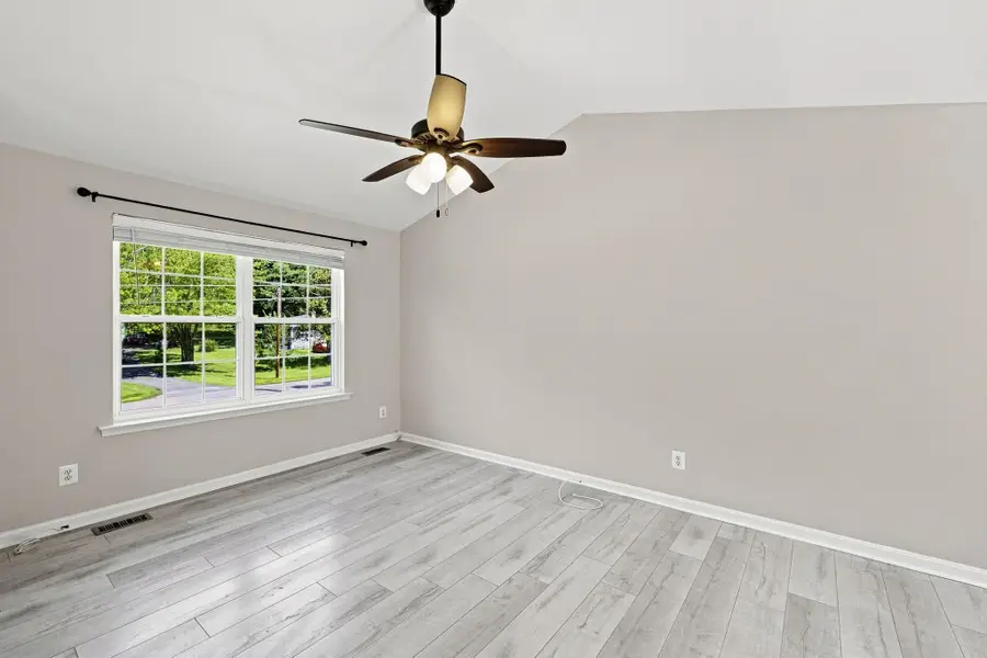29 Breezy Hill Dr, Stafford, VA 22556 - #3
