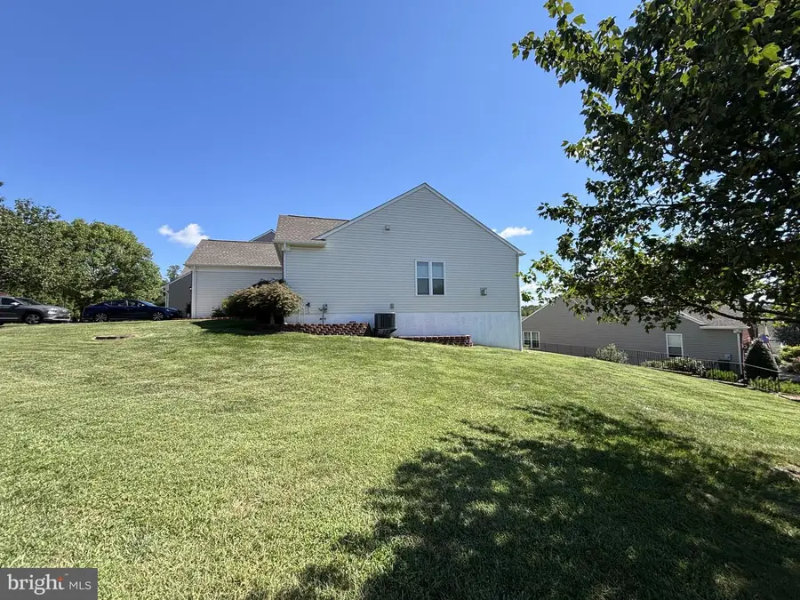 15 Castlewood Dr, Fredericksburg, VA 22406 - #3