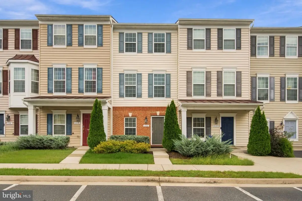121 Tree Line Dr, Fredericksburg, VA 22405 - #1