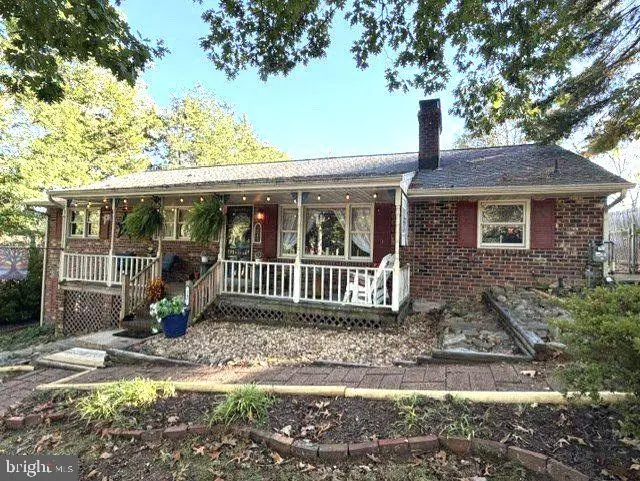 207 Anderson Dr, Fredericksburg, VA 22405 - #1