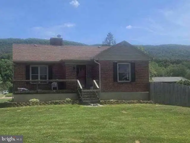 221 Fincastle Ln, Bluefield, VA 24605 - #1