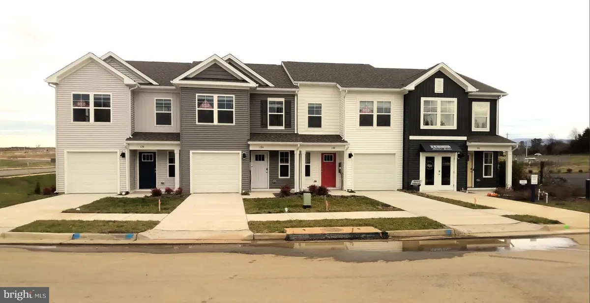 237 Camden Dr, Waynesboro, VA 22980 - Image #1