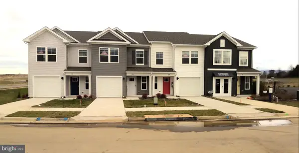 237 Camden Dr, WAYNESBORO, VA 22980