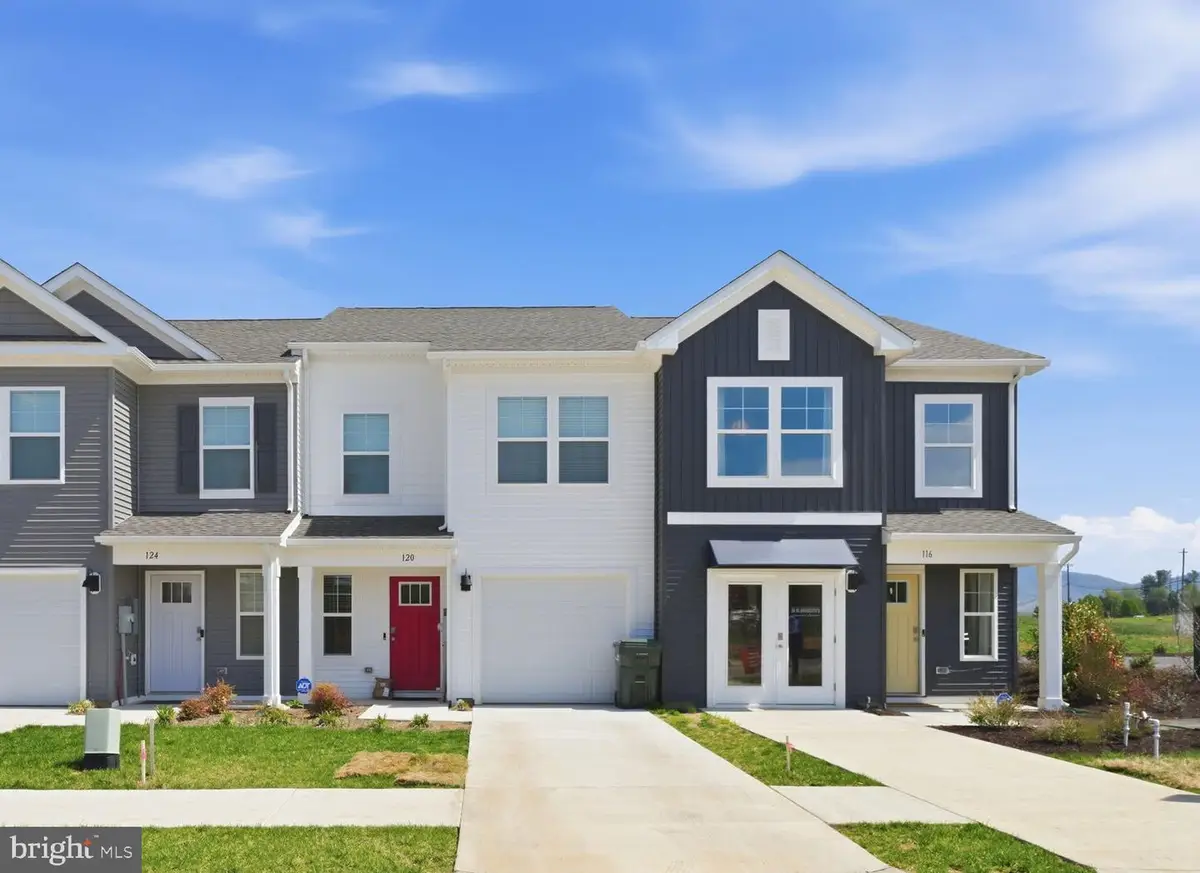 209 Camden Dr, Waynesboro, VA 22980 - #1