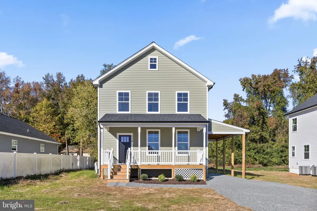 715 Lakeview Dr, Colonial Beach, VA 22443 - Image #1