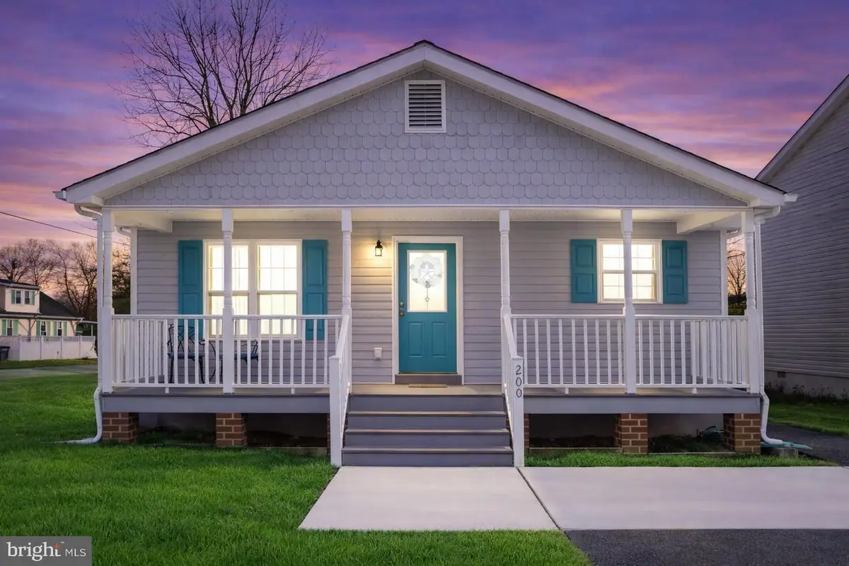 200 5th St, Colonial Beach, VA 22443 - #1