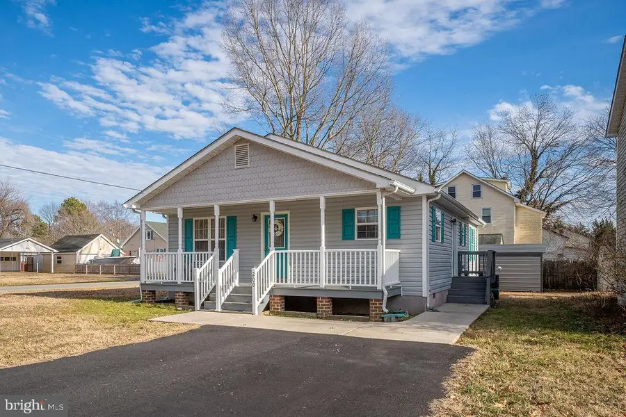 200 5th St, Colonial Beach, VA 22443 - #3