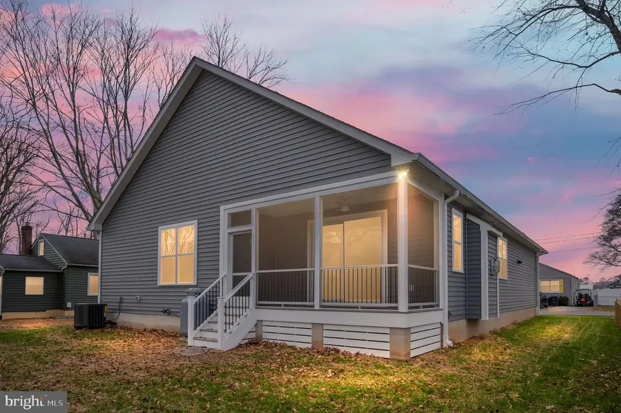 709 Garfield Ave, Colonial Beach, VA 22443 - #2