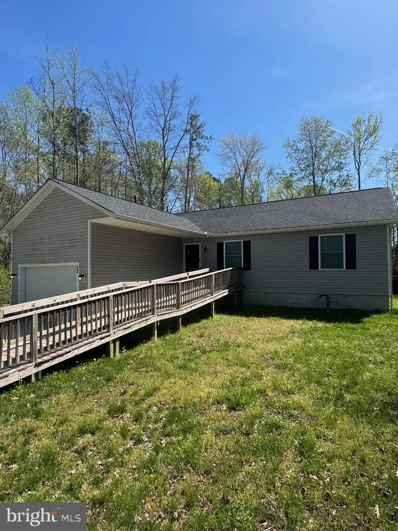 22 Pinewood Ln, Colonial Beach, VA 22443 - #1