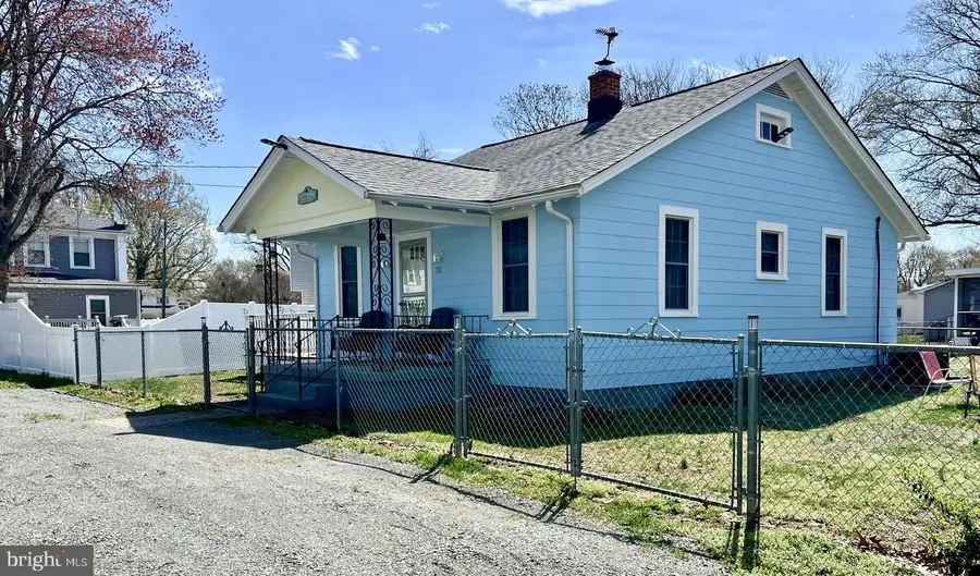 312 Vernon St, Colonial Beach, VA 22443 - #2