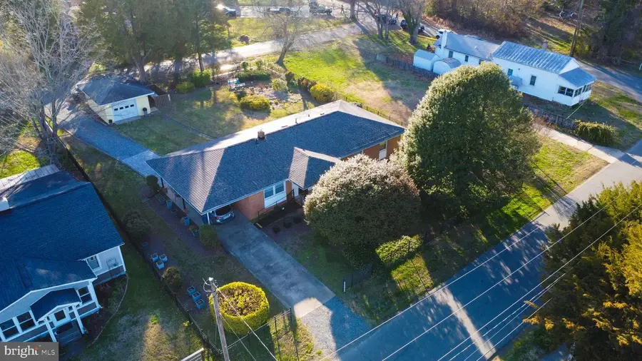 946 Bryant Ave, Colonial Beach, VA 22443 - #3