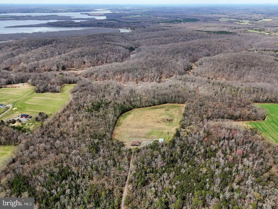 2383 Rappahannock Rd, Colonial Beach, VA 22443 - #3