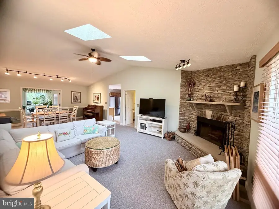 121 11th St S, Colonial Beach, VA 22443 - #3