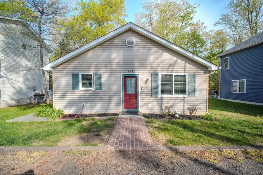 213 12th St, Colonial Beach, VA 22443 - #2
