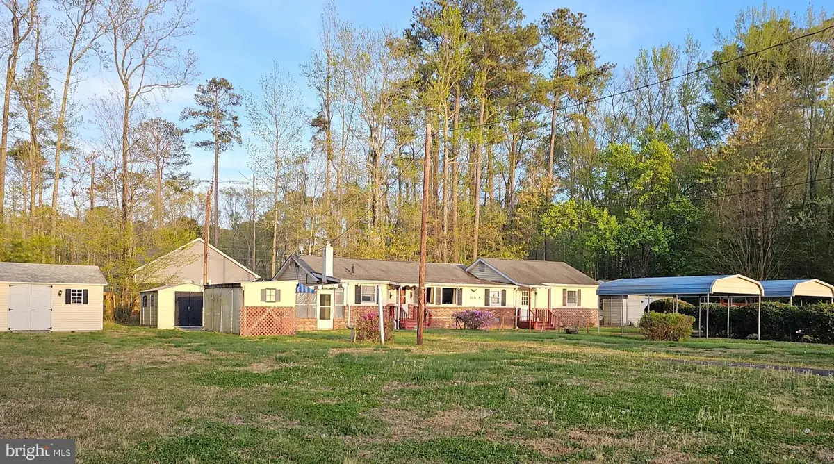 314 Lake Dr, Colonial Beach, VA 22443 - #1