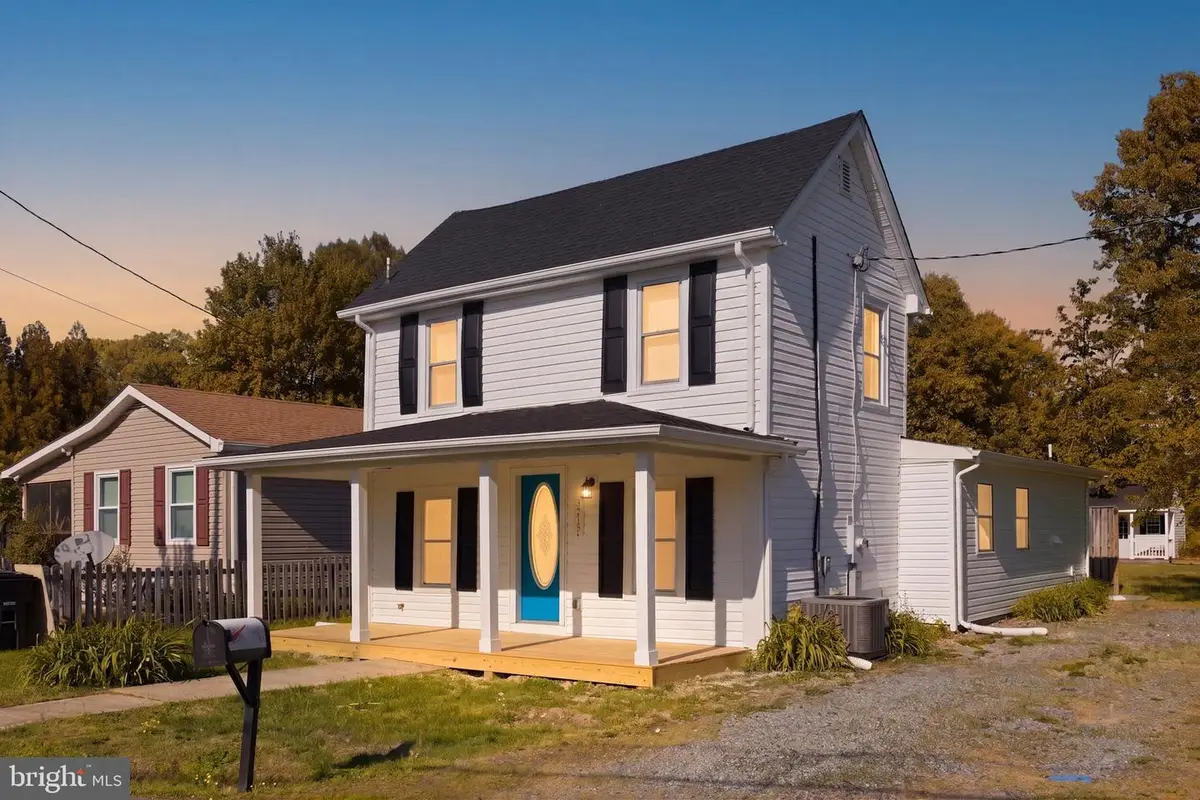 212 Bancroft Ave, Colonial Beach, VA 22443 - #1