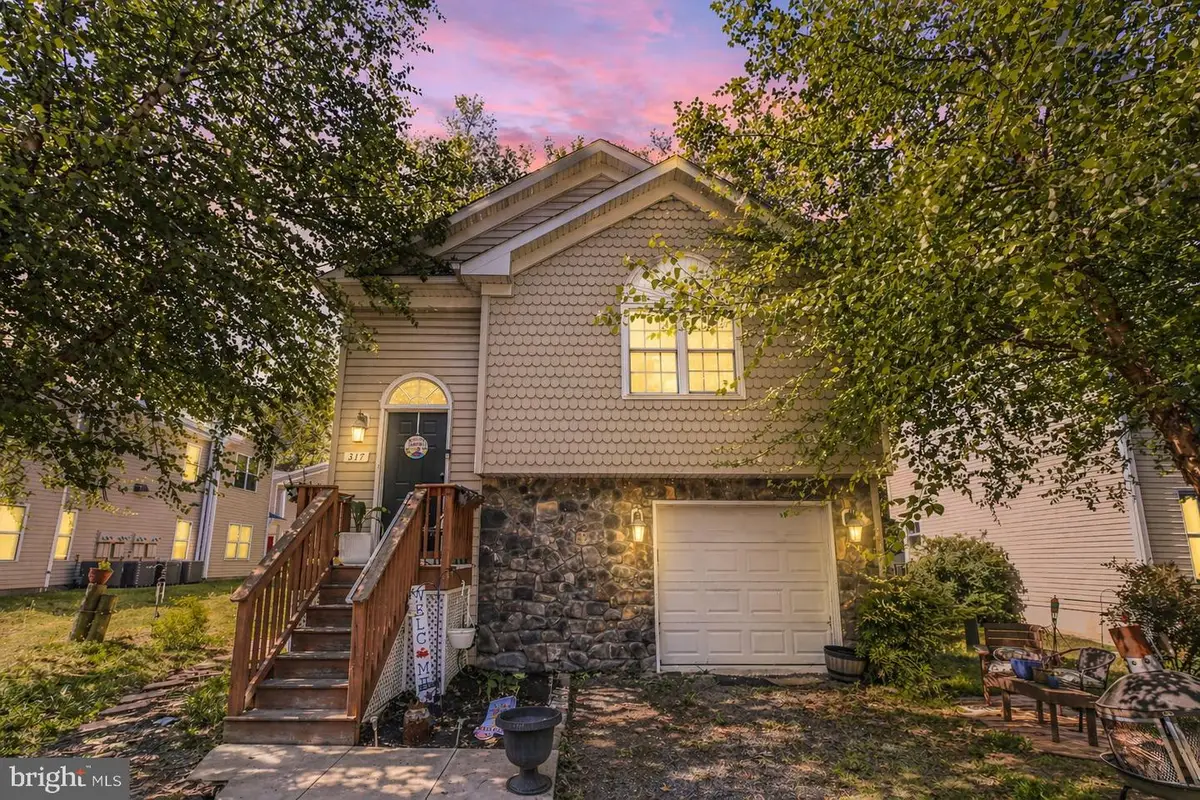 317 12th St, Colonial Beach, VA 22443 - #1