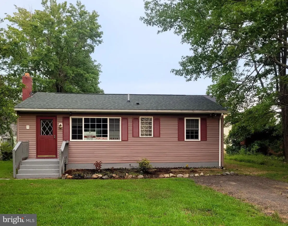 244 6th St, Colonial Beach, VA 22443 - #1