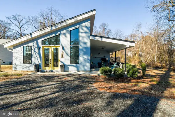 326 Haulover Cir, MONTROSS, VA 22520