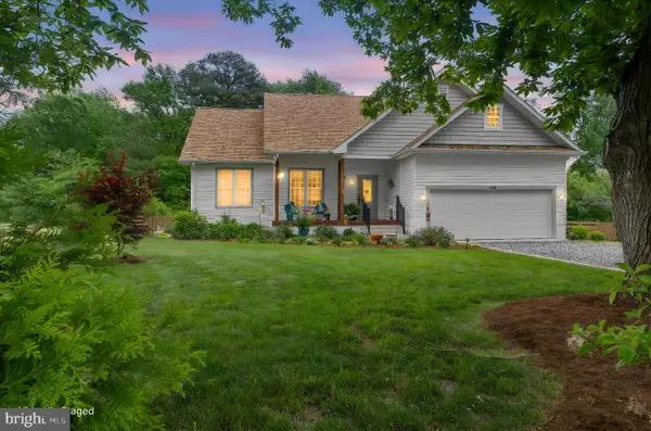 1016 Royal Way, MONTROSS, VA 22520