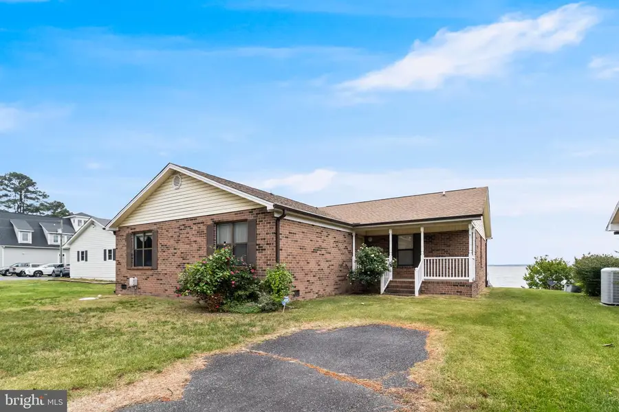 899 N Glebe Rd, Montross, VA 22520 - #2