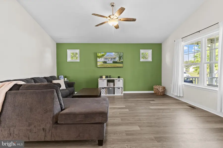 320 2nd St, Colonial Beach, VA 22443 - #3