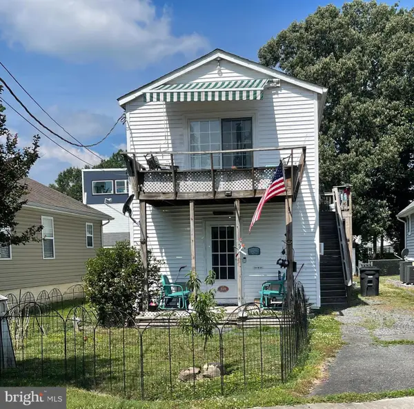 219 Lossing Ave, COLONIAL BEACH, VA 22443