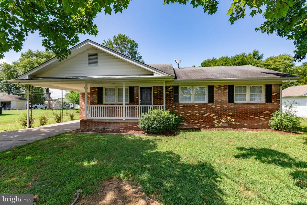 333 Santa Maria Ave, Colonial Beach, VA 22443 - #1