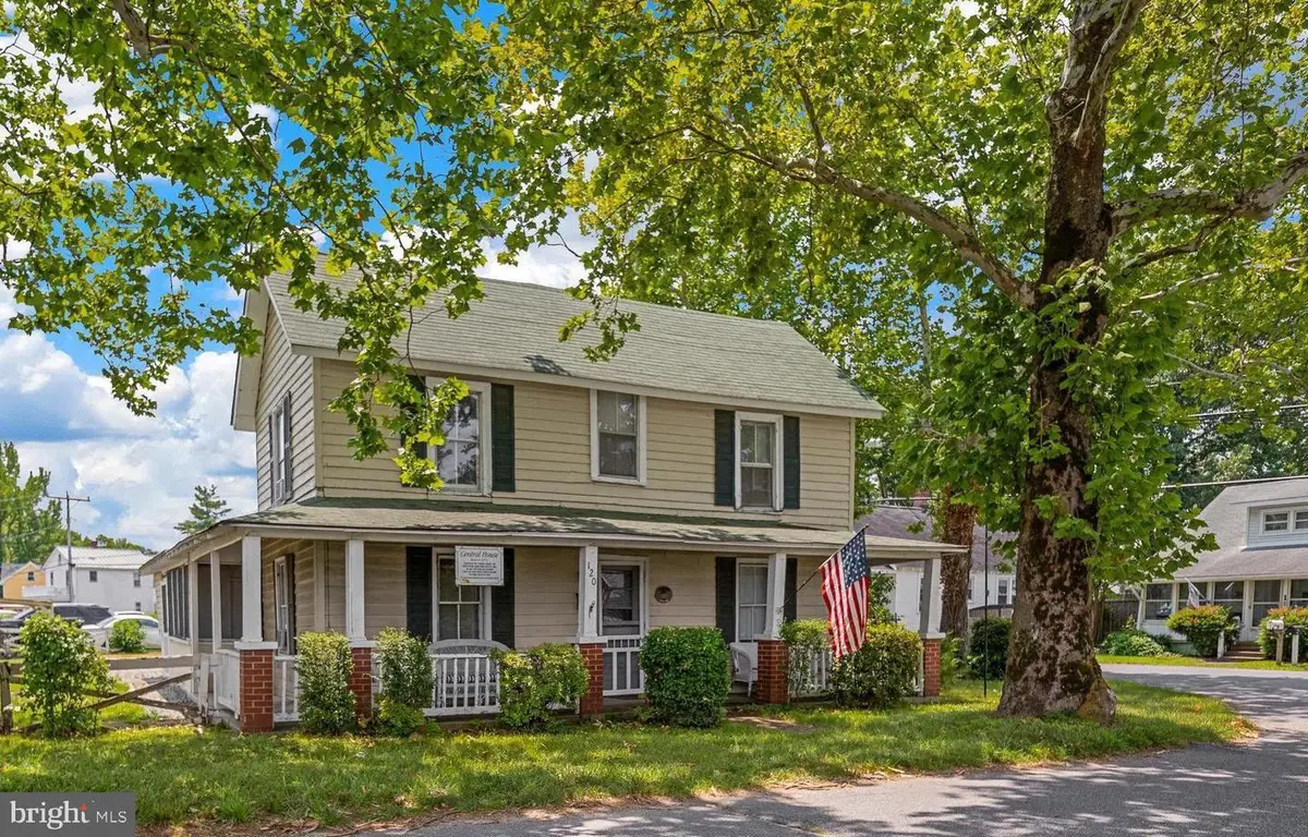 120 Boundary St, Colonial Beach, VA 22443 - #1