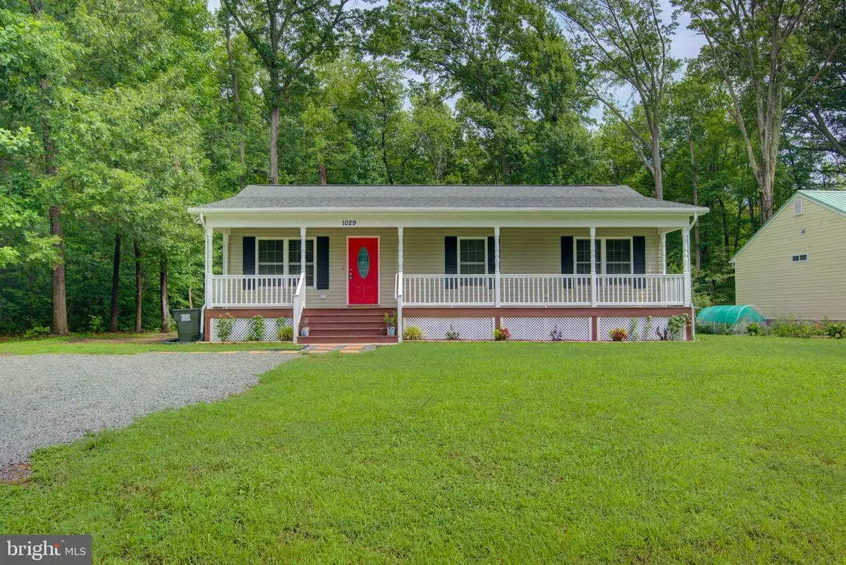 1029 Mattox Ave, Colonial Beach, VA 22443 - #1