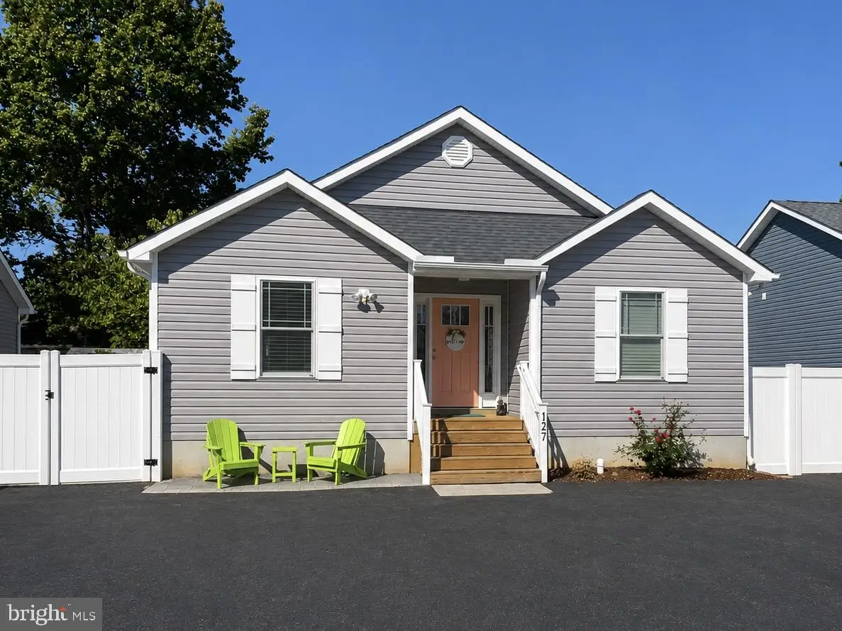 127 3rd St, Colonial Beach, VA 22443 - #1