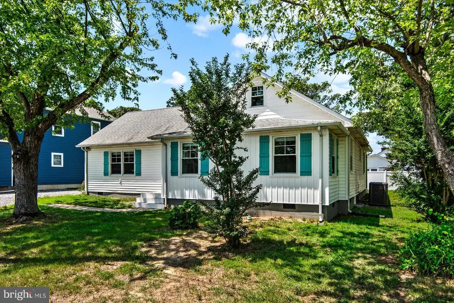 505 Monroe Bay Ave, Colonial Beach, VA 22443 - #3