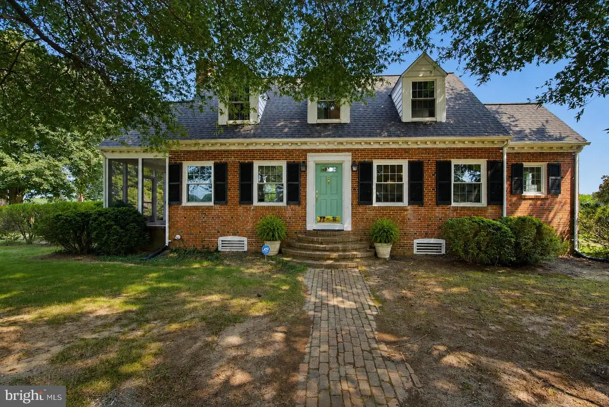 208 Coles Point Rd, Hague, VA 22469 - #1
