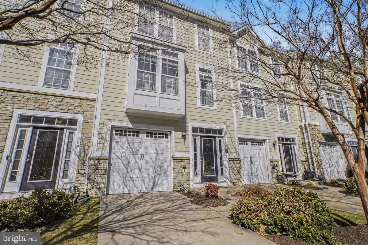 307 Monroe Point Dr, Colonial Beach, VA 22443 - #1