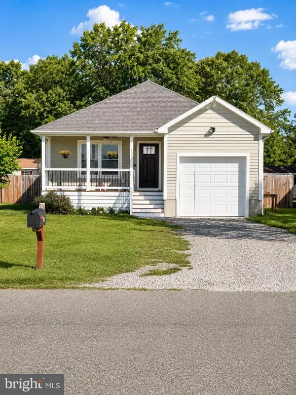 109 1st St, COLONIAL BEACH, VA 22443