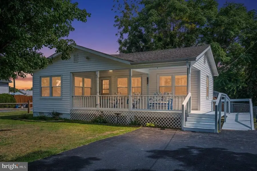212 2nd St, Colonial Beach, VA 22443 - #2