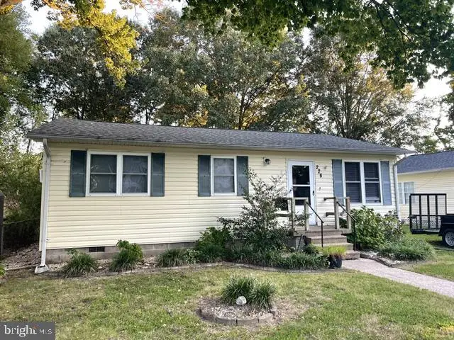 228 Franklin Ave, Colonial Beach, VA 22443 - #1