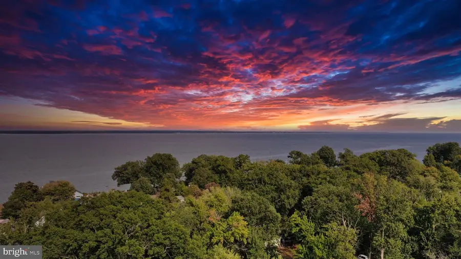 118 12th St, Colonial Beach, VA 22443 - #3