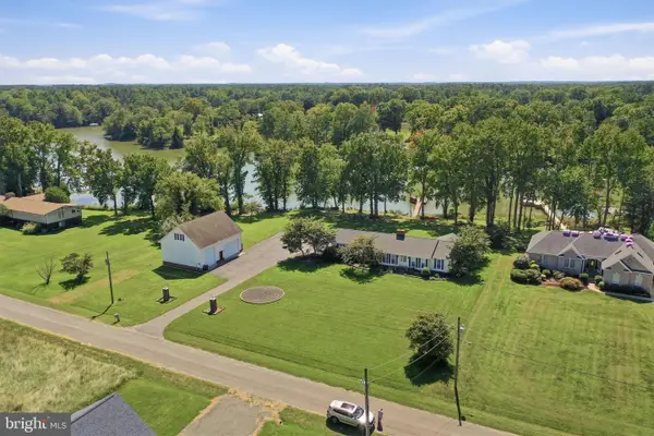 88 Canoe Pl, MONTROSS, VA 22520
