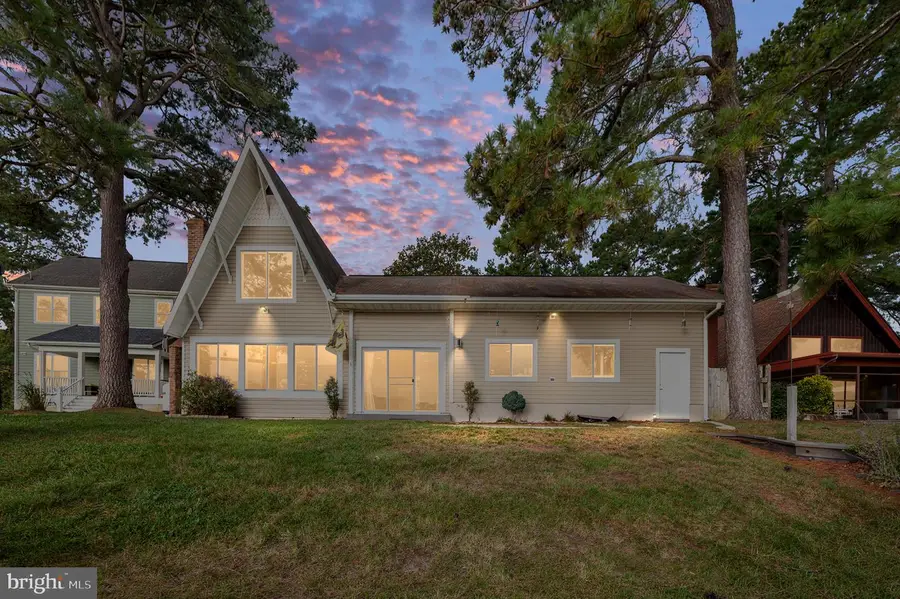62 Shore Dr, Colonial Beach, VA 22443 - #2