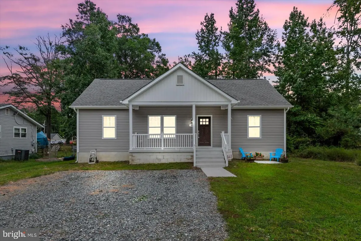 58 Pine St, Colonial Beach, VA 22443 - #1
